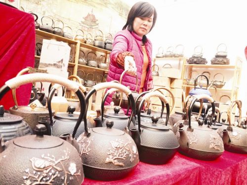 2016中國（鞍山）書畫、珠寶、藝術品博覽會開幕(圖1)