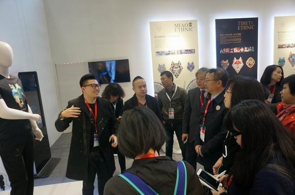 點擊進入下一頁 CHIC2016春季展 七匹狼攜狼顯狼性(圖3)