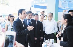 省委常委、市委書記張琦在海博會展區視察