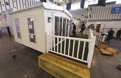 快來逛房車展 42m2房車賣42萬元(圖1) 快來逛房車展 42m2房車賣42萬元(圖1)